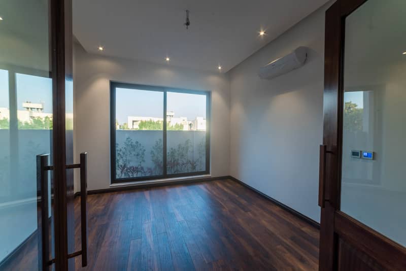2 Kanal Owner Build Design House With 100% Original Pictures Available For Rent D H A Lahore 4
