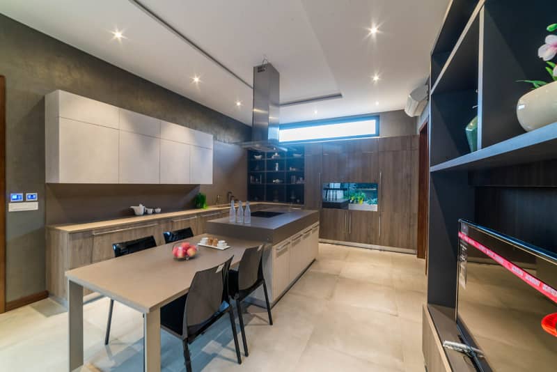 2 Kanal Owner Build Design House With 100% Original Pictures Available For Rent D H A Lahore 15