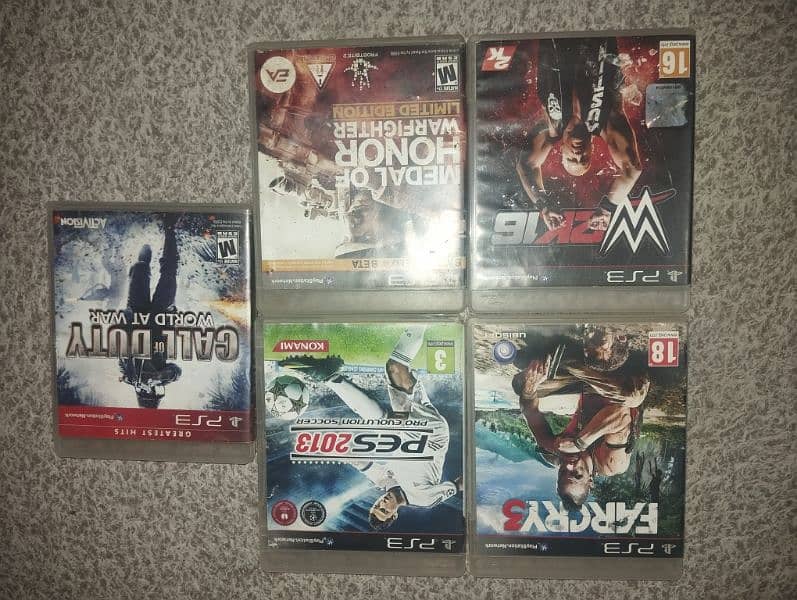 Playstation 3 Super slim 300GB | 2 wireless controllers | 5 games 2