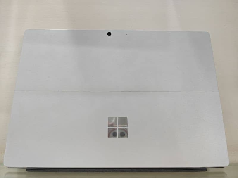 Microsoft Surface Pro 7+ 2