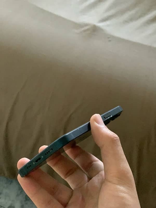 iphone 13  256gb pta approved 3