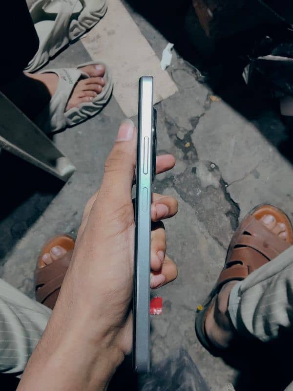 realme a3 4/64 mint condition 4