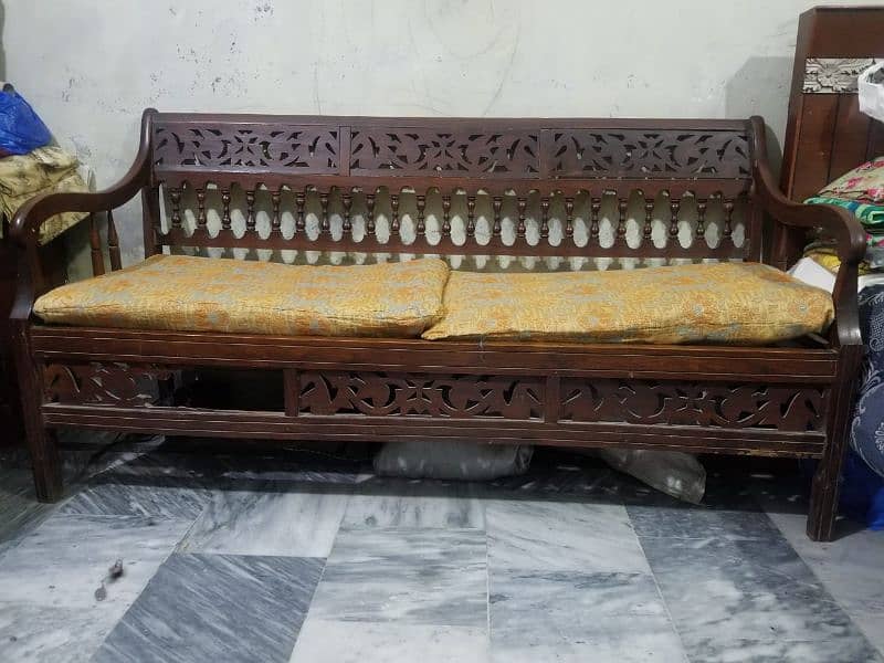 1+1+3 Sofa 0
