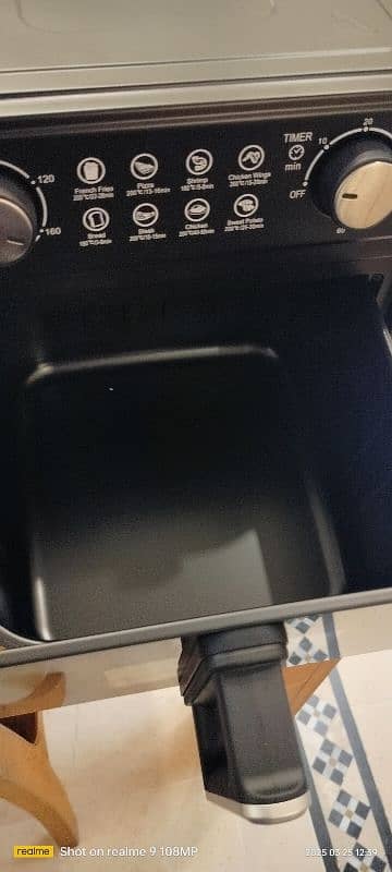 Westpoint Deluxe Brand New Air Fryer 3