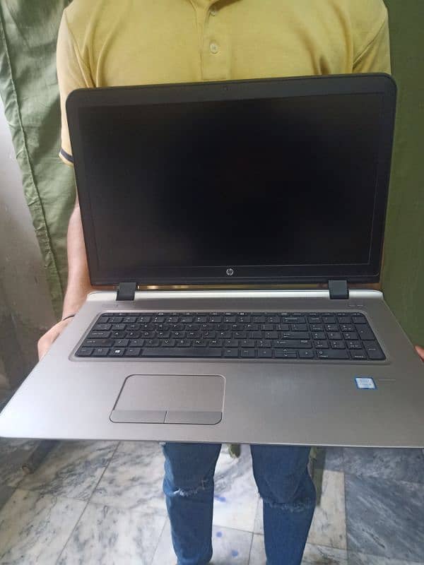 Generation 6 core i5 17 inches display 256gb sad card and 1 gb graphic 3