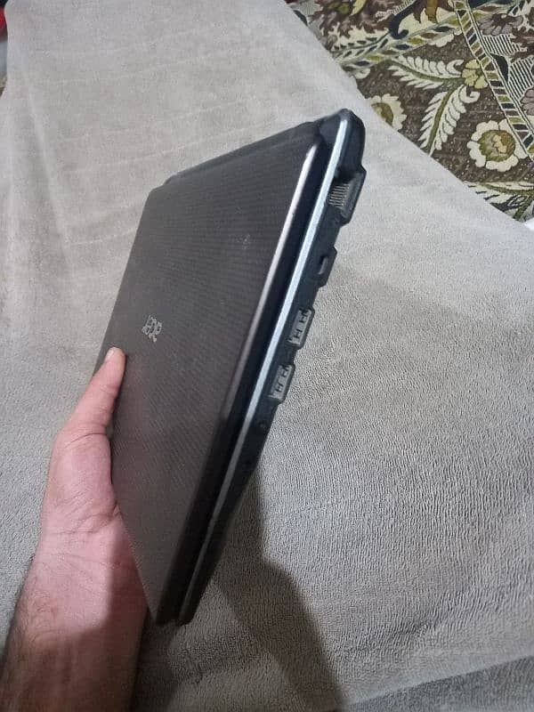 laptop 4ram 200 storage patium 1