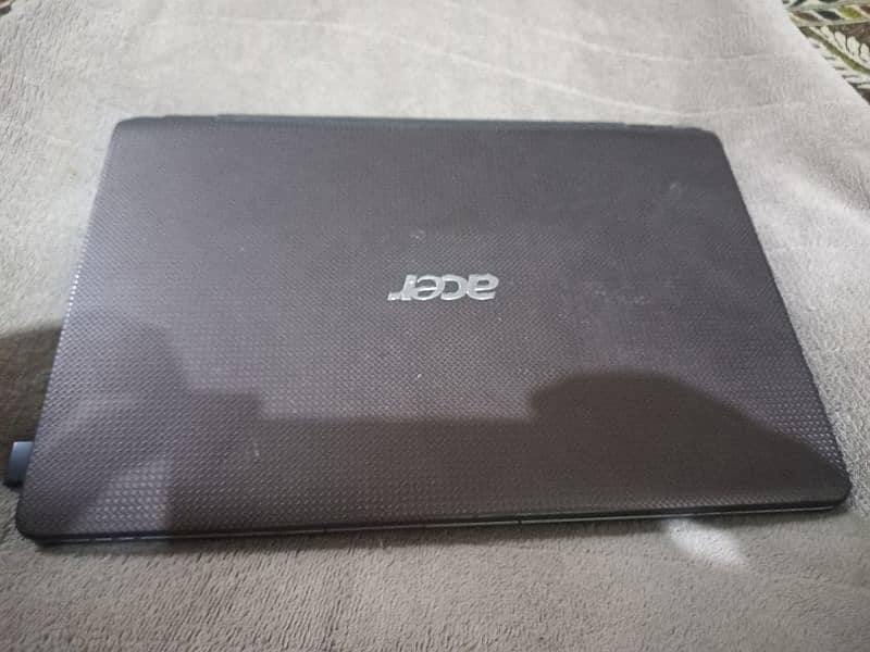 laptop 4ram 200 storage patium 6