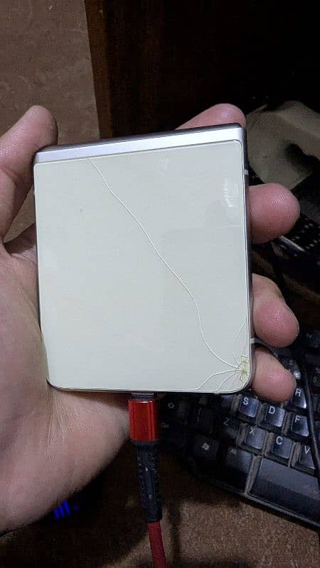 Samsung Galaxy z flip 3 2