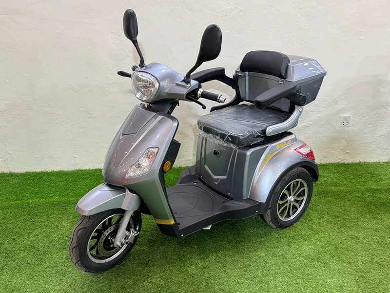 Crown Benling Ezee Model Triwheel Scooty 1