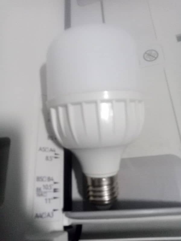 led bulb 0