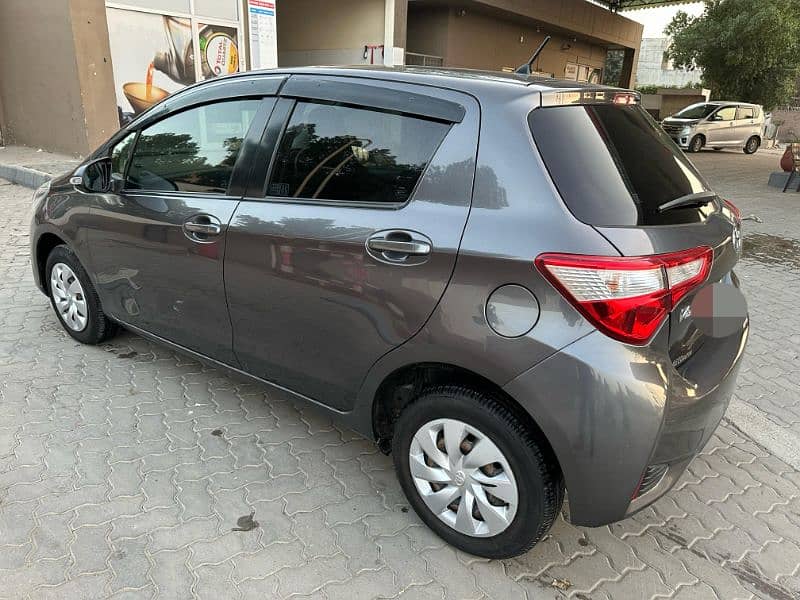 Toyota Vitz auto 2018/2021 total original car 5