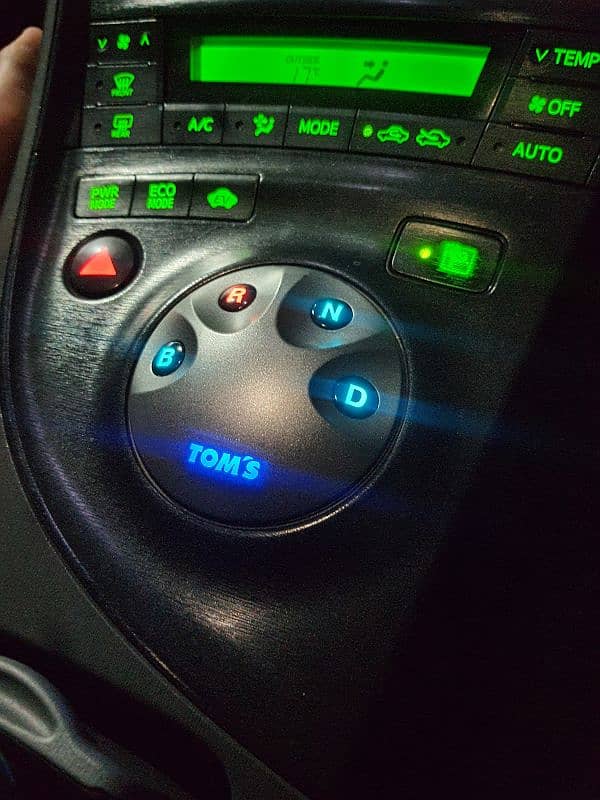 TOMS TOUCH BUTTON GEAR SHIFTER PRIUS ZVW30 0