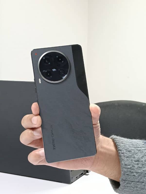 Camon 30 24gb Ram & 256gb Storage 0