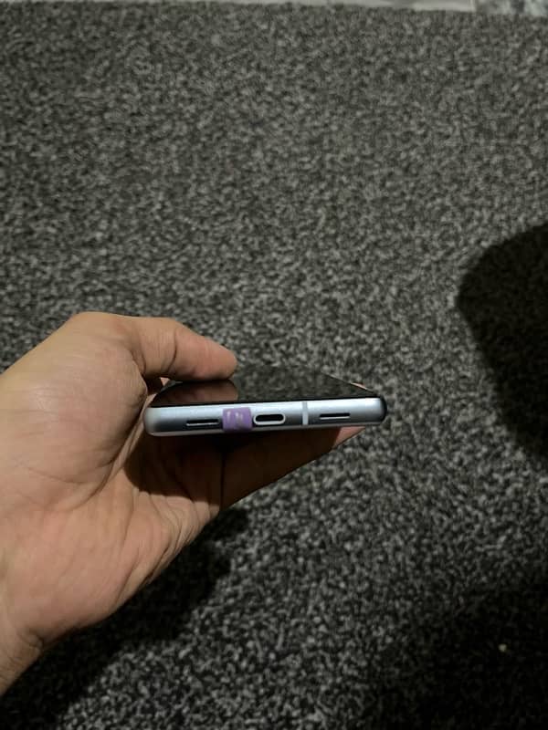 Google pixel 7a 5