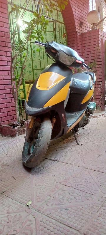 Scooty 0