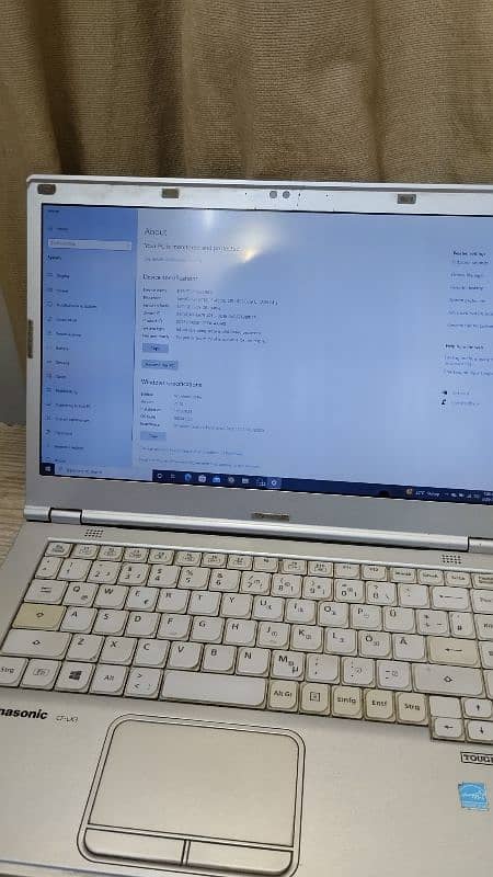 Panasonic laptop Edition	Windows 10 Pro Version	21H2 made in japan 8