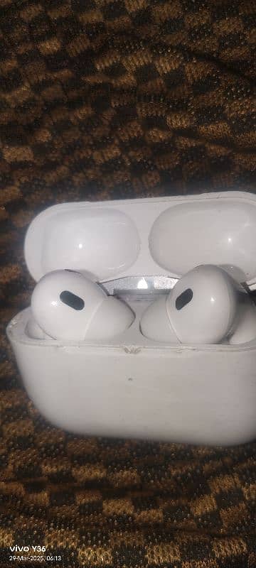 name the aripots tws 4
