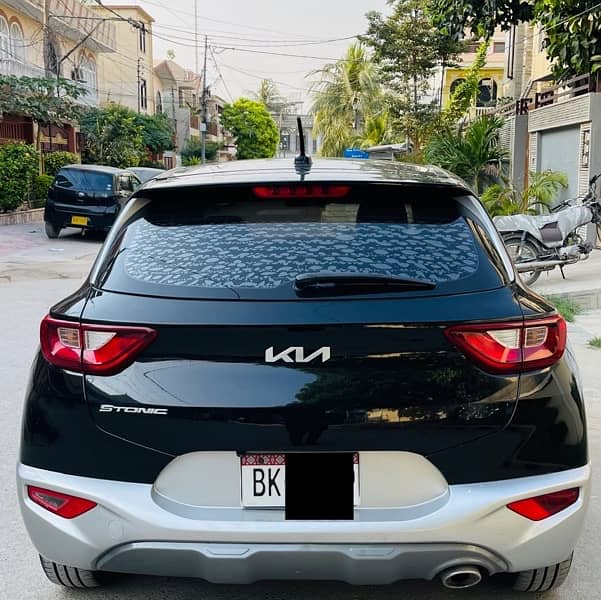 KIA STONIC 2022 full original karachi 5