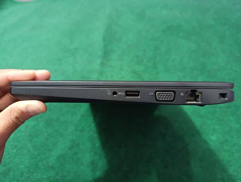 Dell Core i5 8th Gen (8 CPUs) 4GB Graphics Slim Lightweight 10/10 3