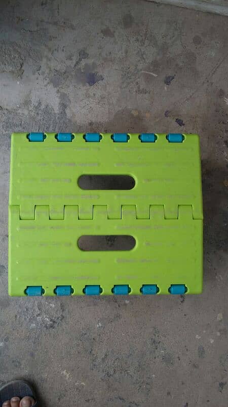 plactic stol 2