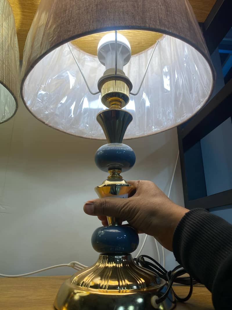 Find modern and stylish lamps at @decorbyhappy Store. 5