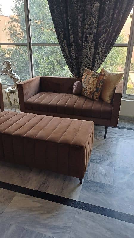console  mirror and other household items are selling 3