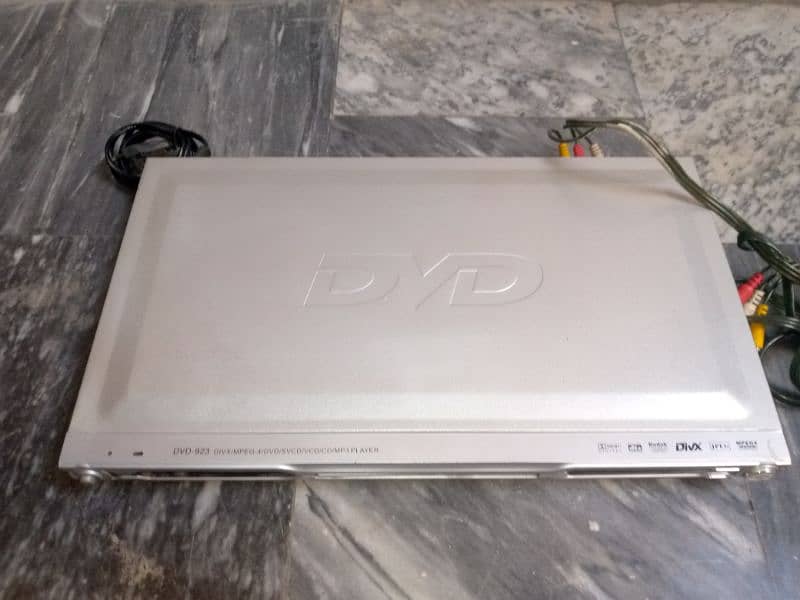 DVD with remote 1