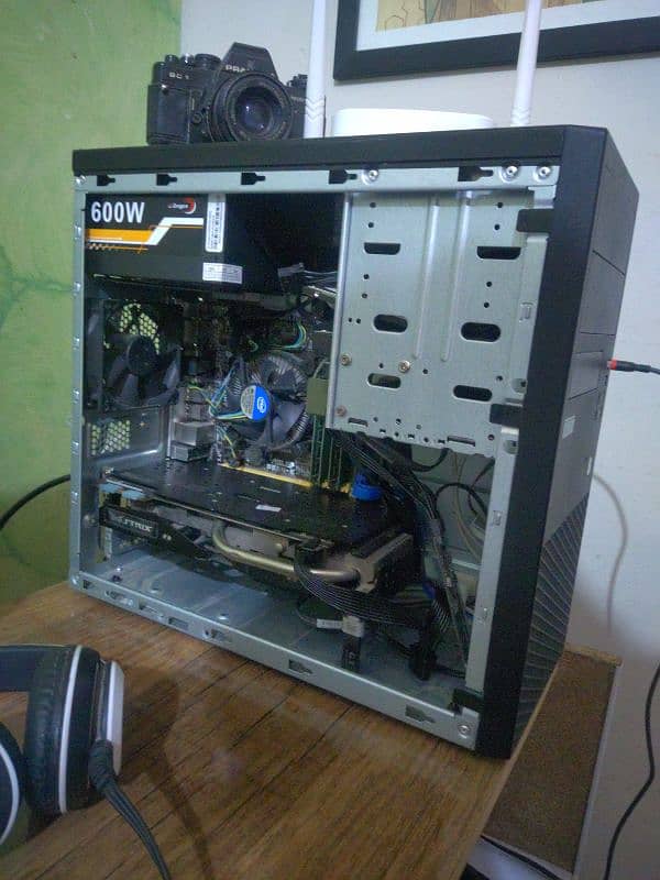 4th generation custom gaming PC for sale 16gb ram 4gb graphics card 6