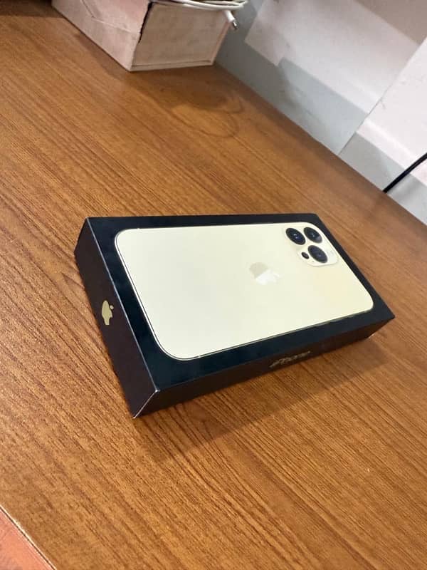 iphone 13 pro max 128gb golden like new. factory unlock and pta approv 6