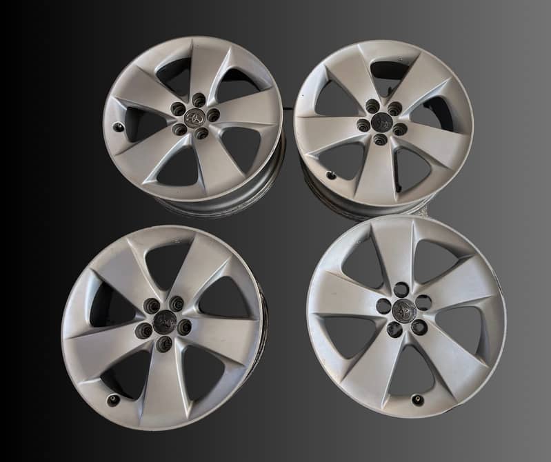 Toyota Prius  17'' Rims 4
