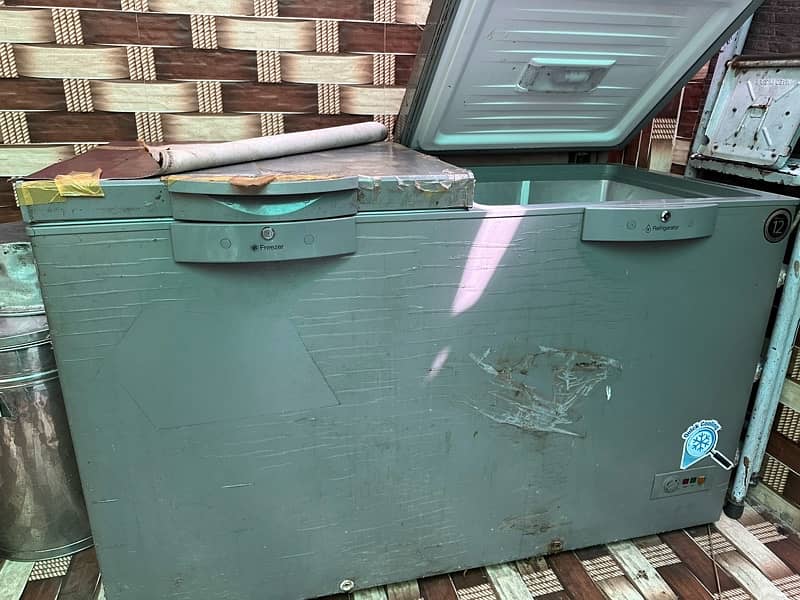 Dawlance Signature inverter Deep freezer 1