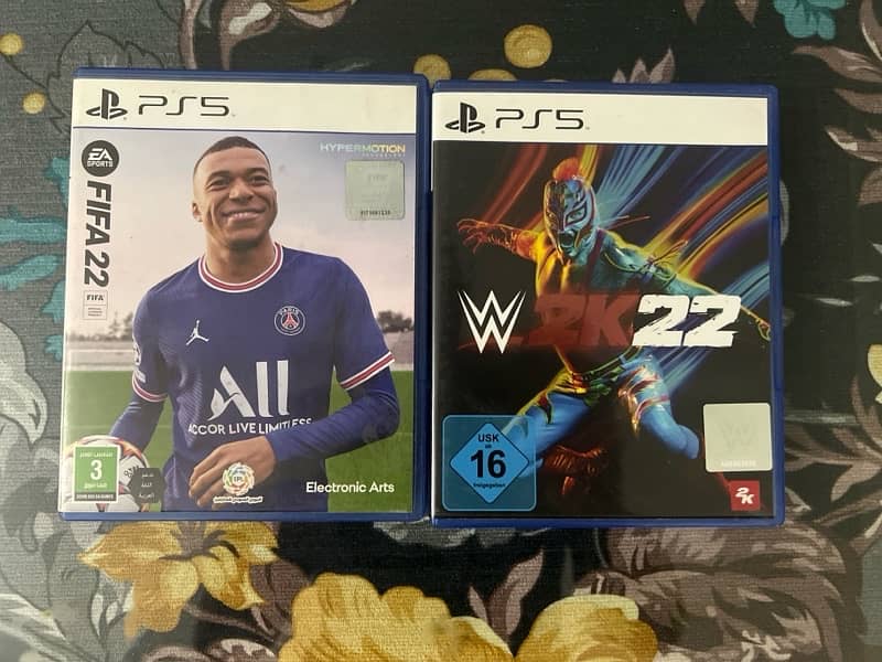PS5 Discs : Fifa 22 & WWE 2K22 0