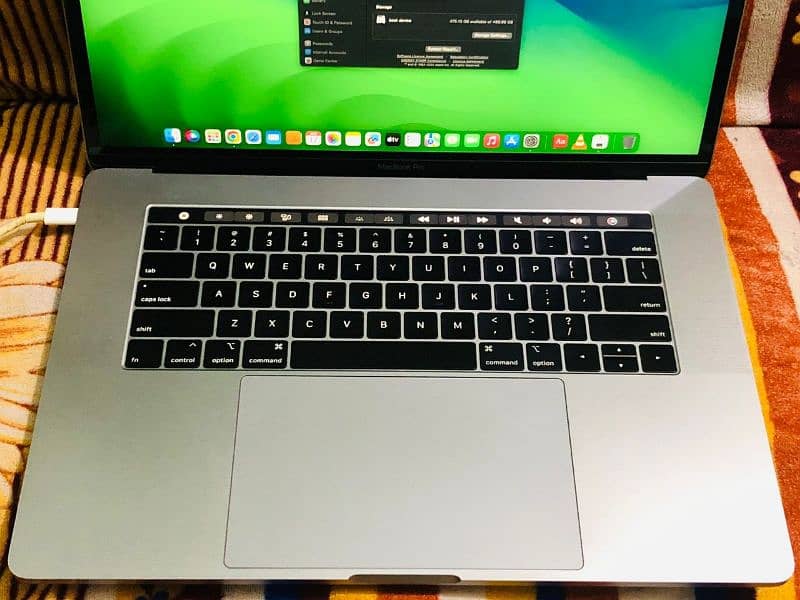 MacBook Pro 2019/ core i9/ 16-512GB 15" Retina Display 4gb Graphics 1