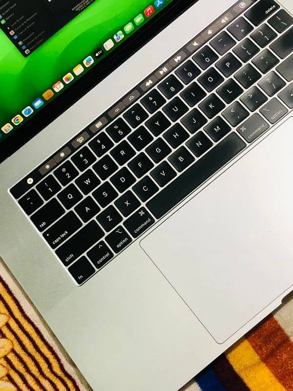 MacBook Pro 2019/ core i9/ 16-512GB 15" Retina Display 4gb Graphics 2