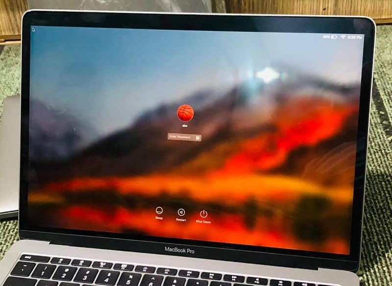 MacBook Pro 2019/ core i9/ 16-512GB 15" Retina Display 4gb Graphics 13
