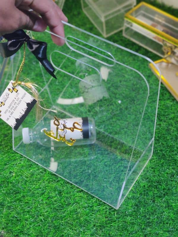 Acrylic Boxs Available 9