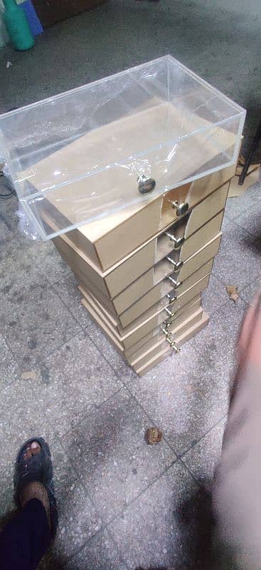 Acrylic Boxs Available 11