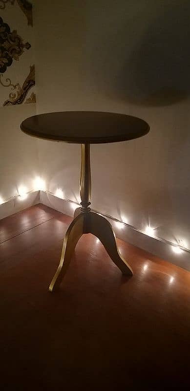 Luxury Wooden Table – Elegant & Durable 3