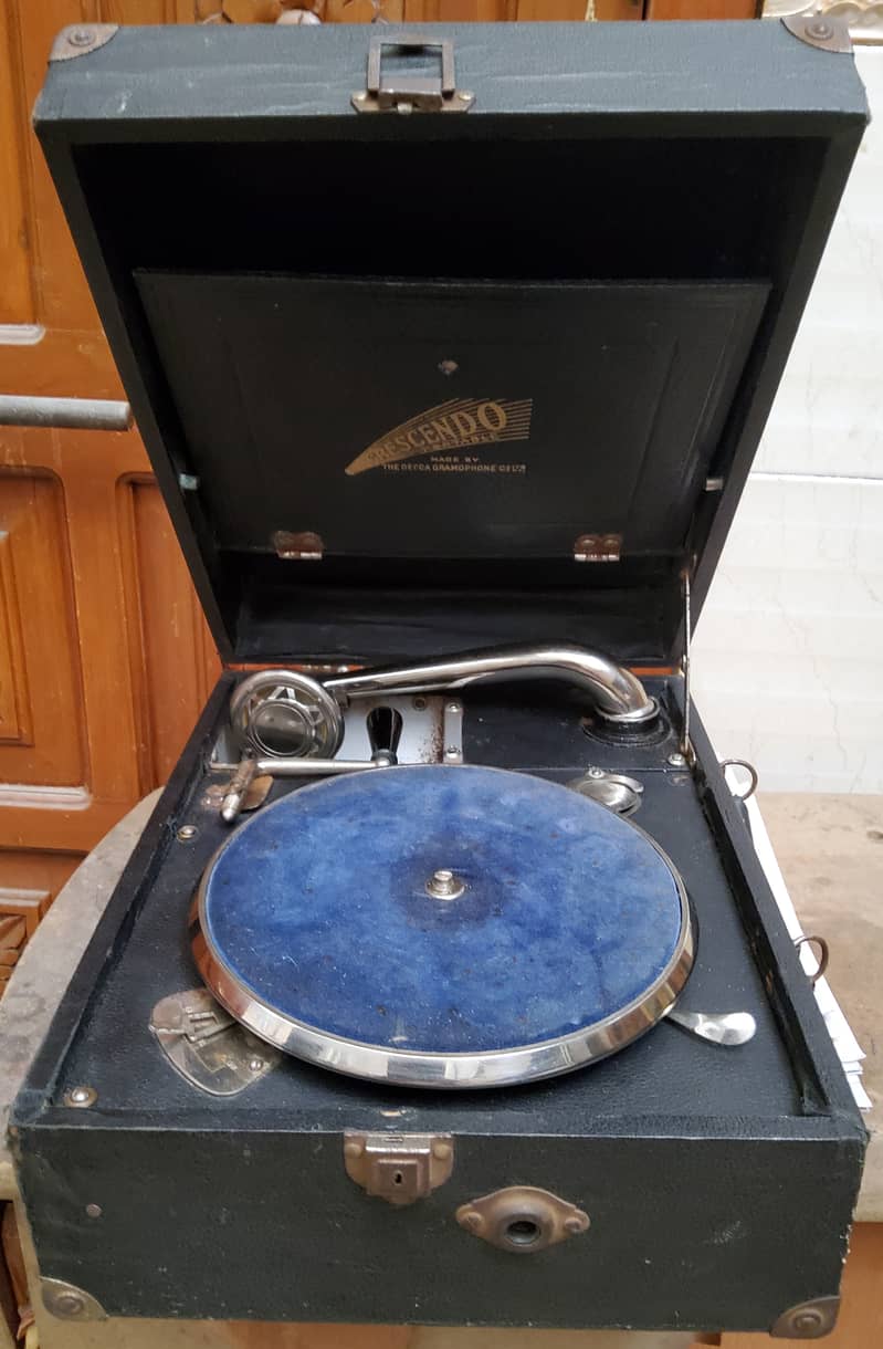 Decca gramophone 3