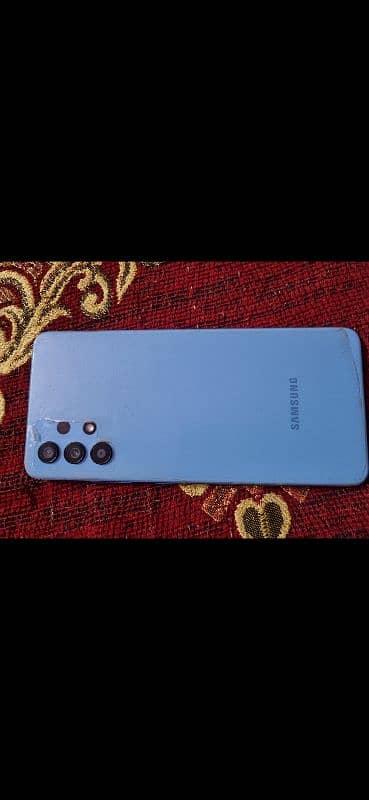 galaxy A71 5g. or samsung A32 all ok without box . 3