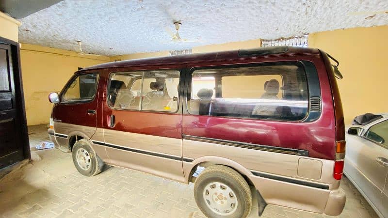 Toyota Hiace Super Custom 8