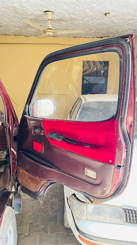 Toyota Hiace Super Custom 13