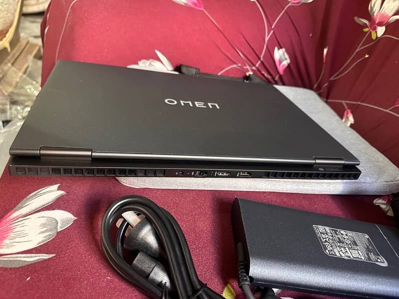 HP Omen I9-GEN13900HX 16GB 1TB 8GB RTX 4060 | 16.0” 2.5K 240Hz Display 19
