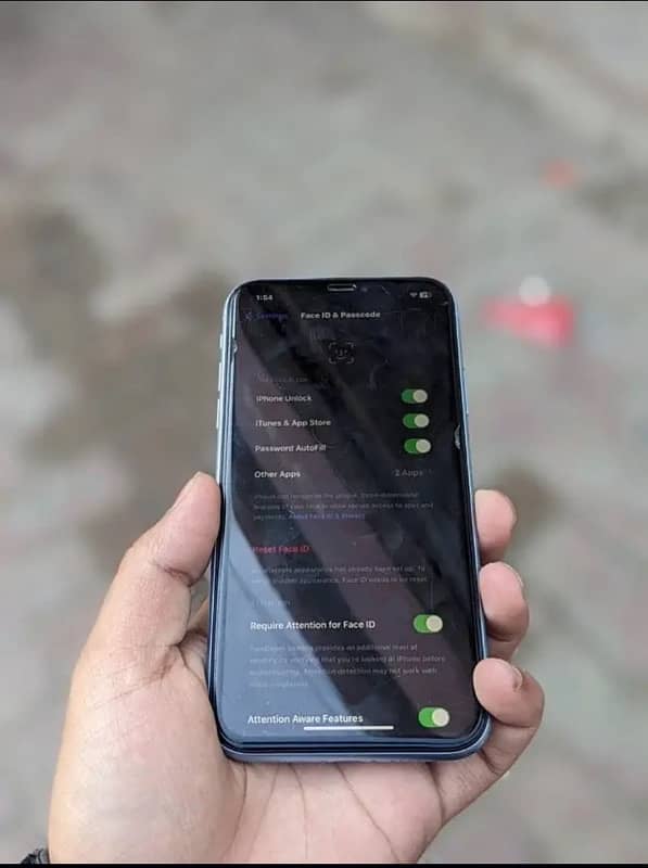 Iphone Xr neat and clean 1