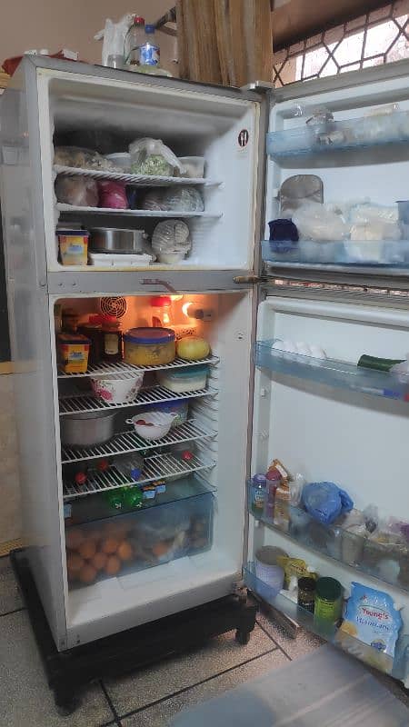 Kenwood Refrigerator In Good Condition 3