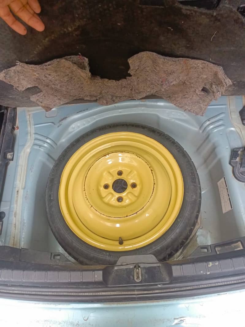 Toyota Vitz 2014 4
