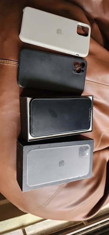 iPhone 11 Pro Max 64GB PTA Approved 89% bat 9