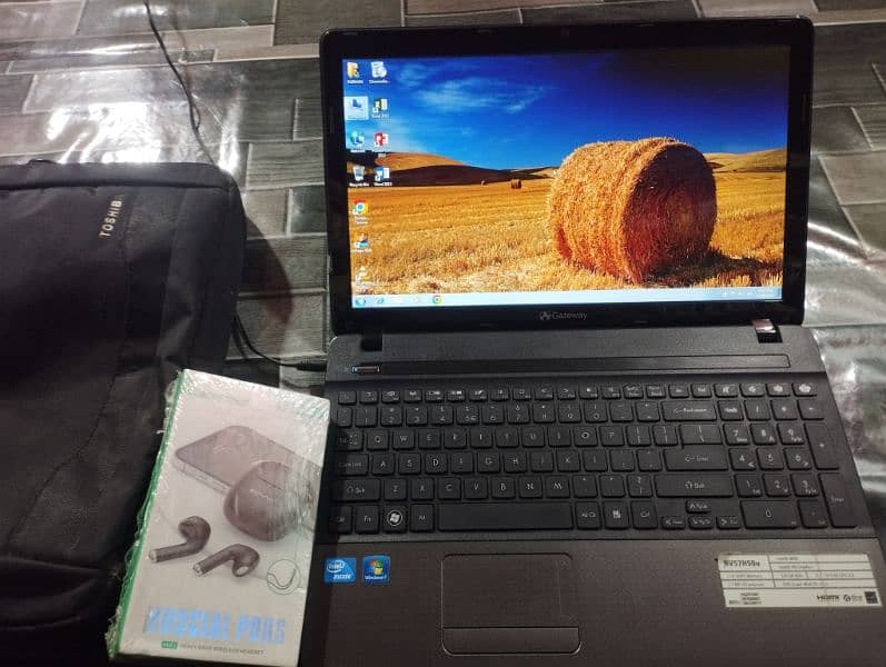 Gateway laptop for sell 256 gb hard disk excellent Condition 0