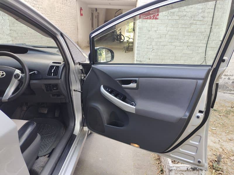 Toyota Prius 2011/2015 1.8 3rd generation 15