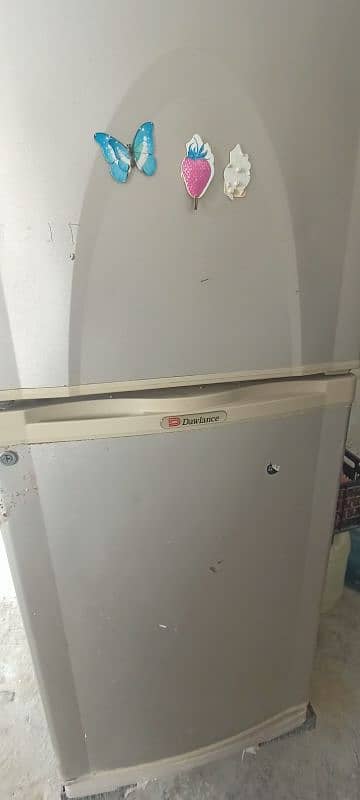 Dawlance medium fridge refrigerator 1